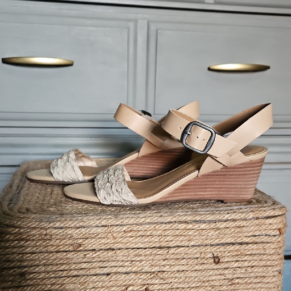 Lucky Brand Wedge Sandals